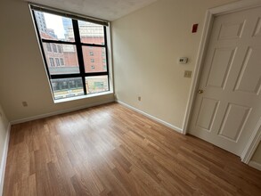 68 Essex St, Unit 7 in Boston, MA - Building Photo - Building Photo