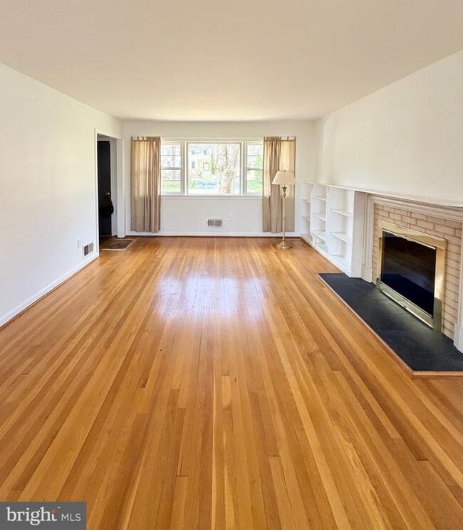 property at 3125 N Nottingham St