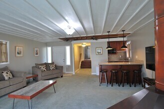 216 Zandale Dr in Lexington, KY - Building Photo - Building Photo