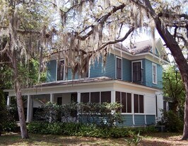 730 NE 4th Ave, Unit 730 NE 4th Ave Apt. A in Gainesville, FL - Building Photo