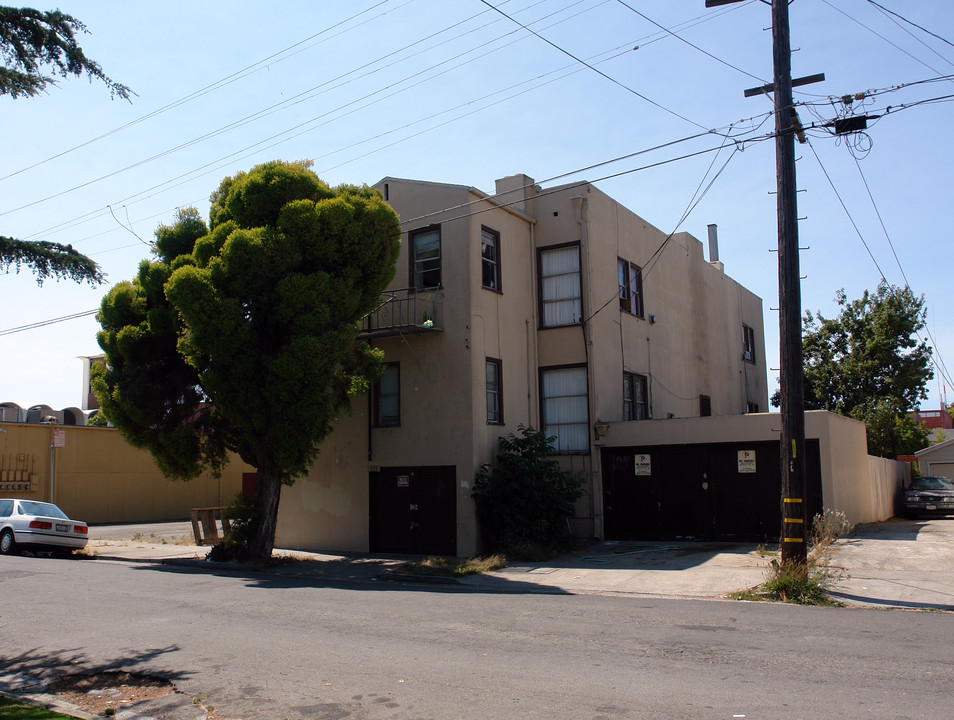 325 28th St in Richmond, CA - Building Photo