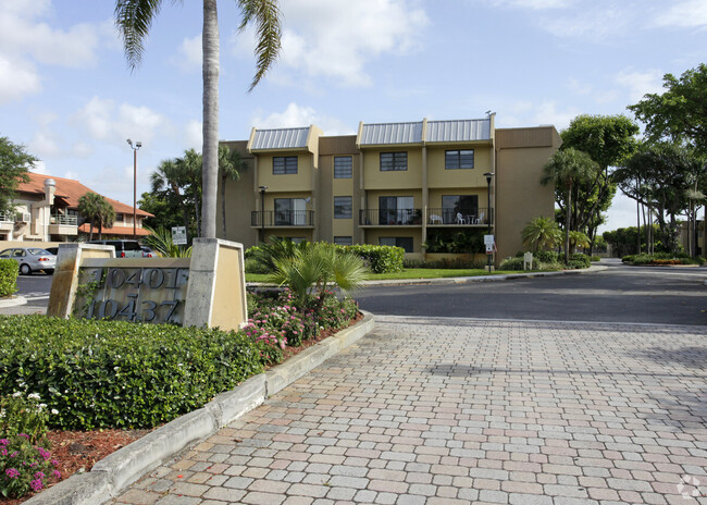property at 10413 N Kendall Dr