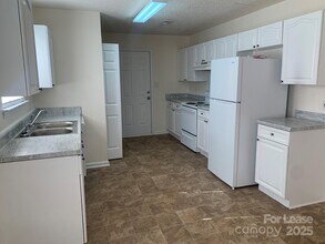 3215 Irwin Valley Ct in Charlotte, NC - Building Photo - Building Photo