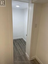 102 Westcroft Dr in Toronto, ON - Building Photo - Building Photo