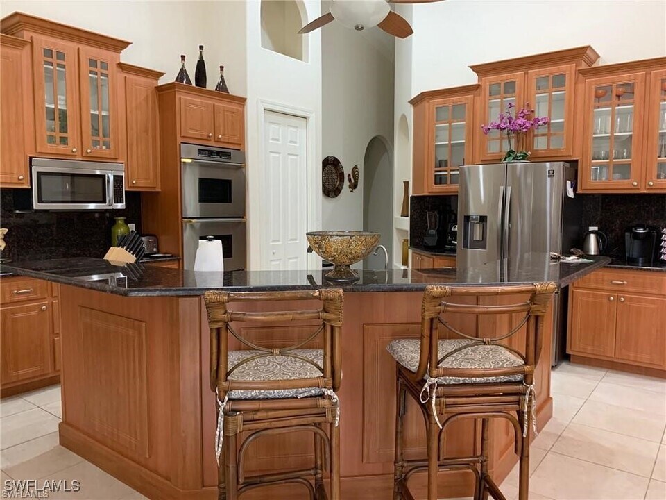 2404 Academy Blvd in Cape Coral, FL - Building Photo