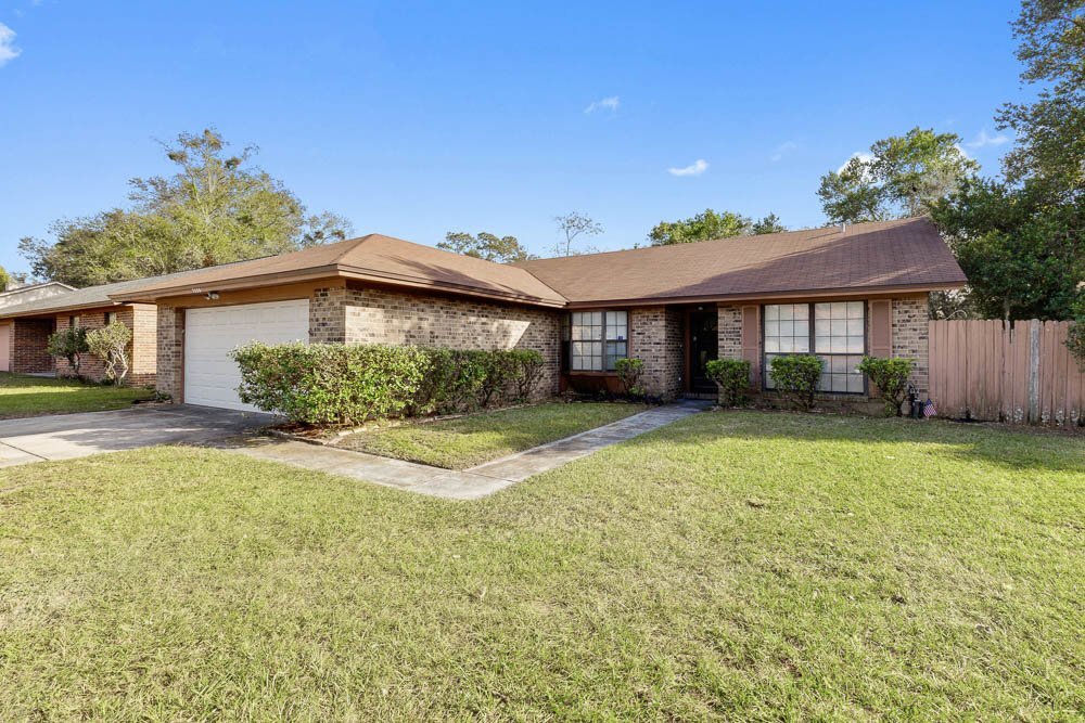 7698 Cranberry Ln S in Jacksonville, FL - Building Photo