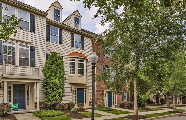 128 Lewisham Rd in Cranberry Township, PA - Building Photo - Building Photo