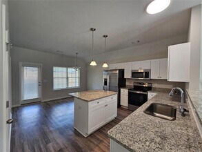 2039 Dawsons Ml Ln in Prattville, AL - Foto de edificio - Building Photo