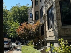 76 Marshal St, Unit #1 in Brookline, MA - Foto de edificio - Building Photo