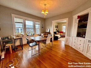 12 St Peter St, Unit 3 in Boston, MA - Foto de edificio - Building Photo