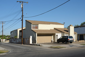 13031 Rockinghorse Rd in Garden Grove, CA - Building Photo - Building Photo