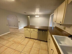 3040 Juniper Dr in Edgewater, FL - Building Photo - Building Photo