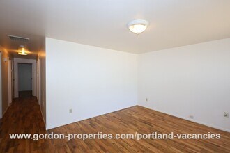 6720 SE Tenino St in Portland, OR - Building Photo - Building Photo