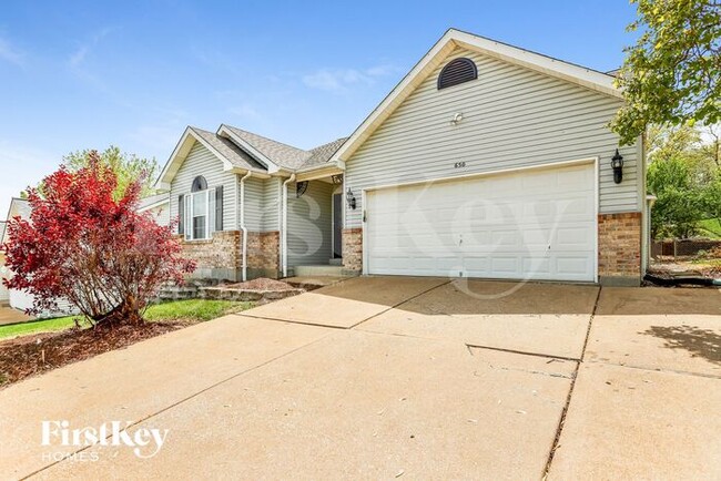 650 Silver Maple Dr in Fenton, MO - Building Photo - Building Photo