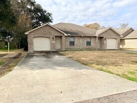 315 North 2 1/2 St. Ste B in Nederland, TX - Building Photo