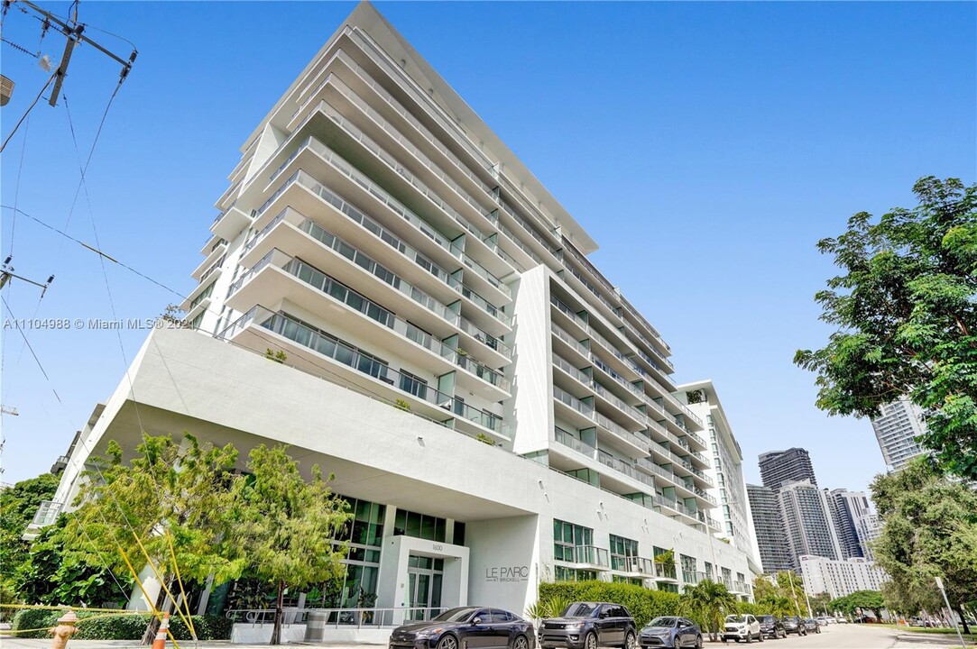 1600 SW 1st Ave, Unit 1006 in Miami, FL - Foto de edificio