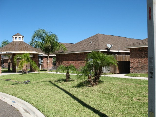 2500 Fatima Ave in Edinburg, TX - Foto de edificio - Building Photo