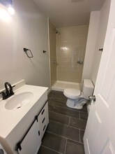 576 E Fall Creek Pkwy N Dr-Unit -2 in Indianapolis, IN - Building Photo - Building Photo
