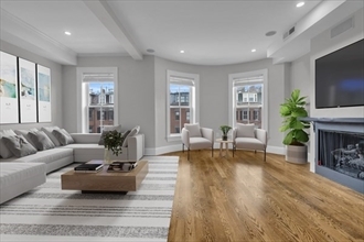 property at 42 Rutland Sq
