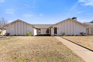 11416 Leaning Elm Rd in Oklahoma City, OK - Building Photo