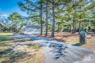 20 Samaria St in Kingstree, SC - Foto de edificio - Building Photo