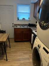 337 Woodview Ave, Unit A in Norfolk, VA - Foto de edificio - Building Photo