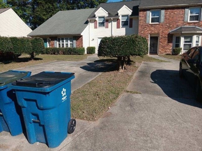 property at 415 Patrick Henry Ct