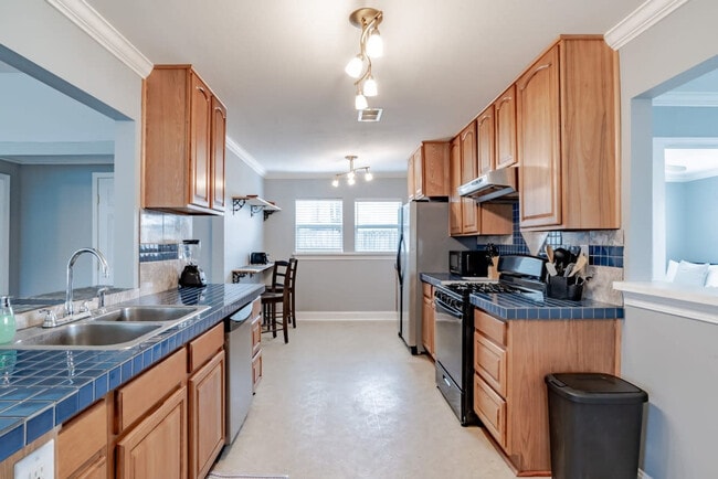 2255 Dog River Ct in Mobile, AL - Building Photo - Building Photo