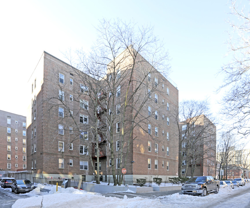 Green Park Sussex Apartments in Flushing, NY - Building Photo