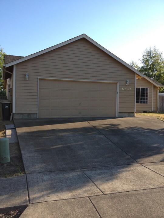 5662 SW Redtop Pl in Corvallis, OR - Building Photo