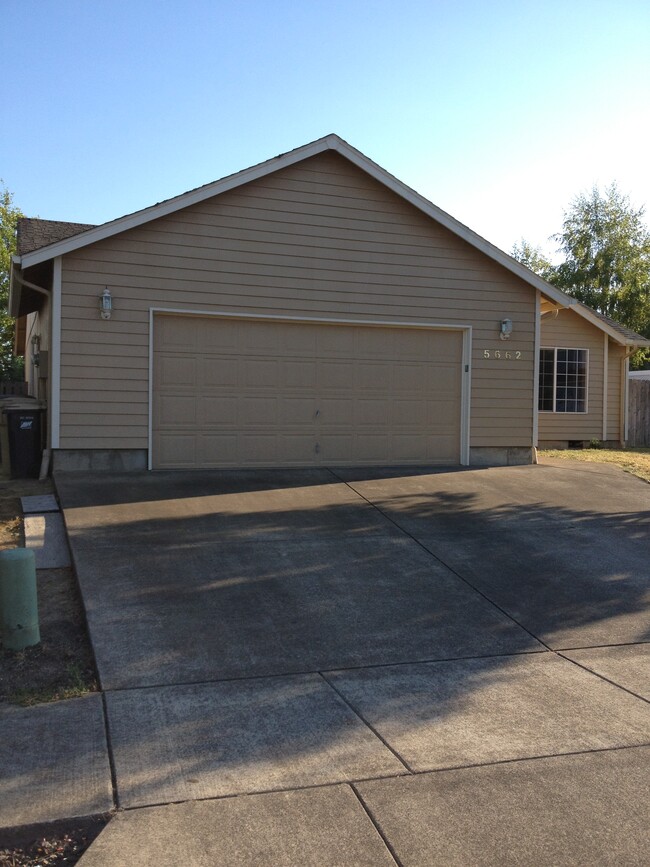 property at 5662 SW Redtop Pl