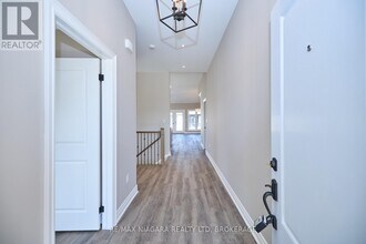 28 Harvest Dr in Niagara-On-The-Lake, ON - Building Photo - Building Photo