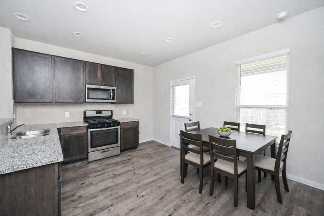 property at 2710 Hoffman Ln