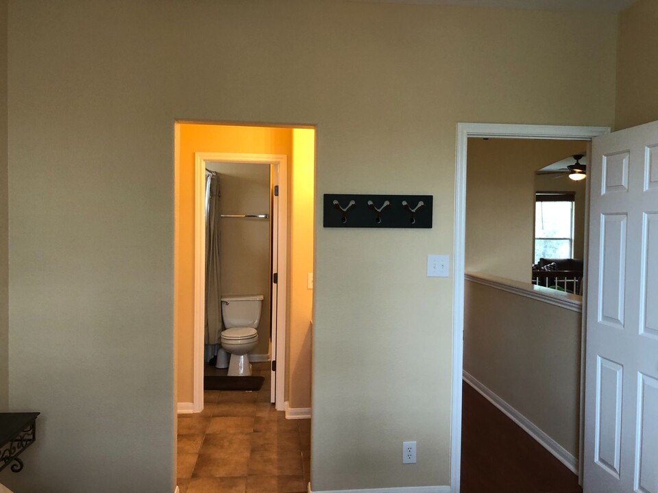 507 Enchanted Way-Unit -Harrison-3407-1 in San Antonio, TX - Foto de edificio