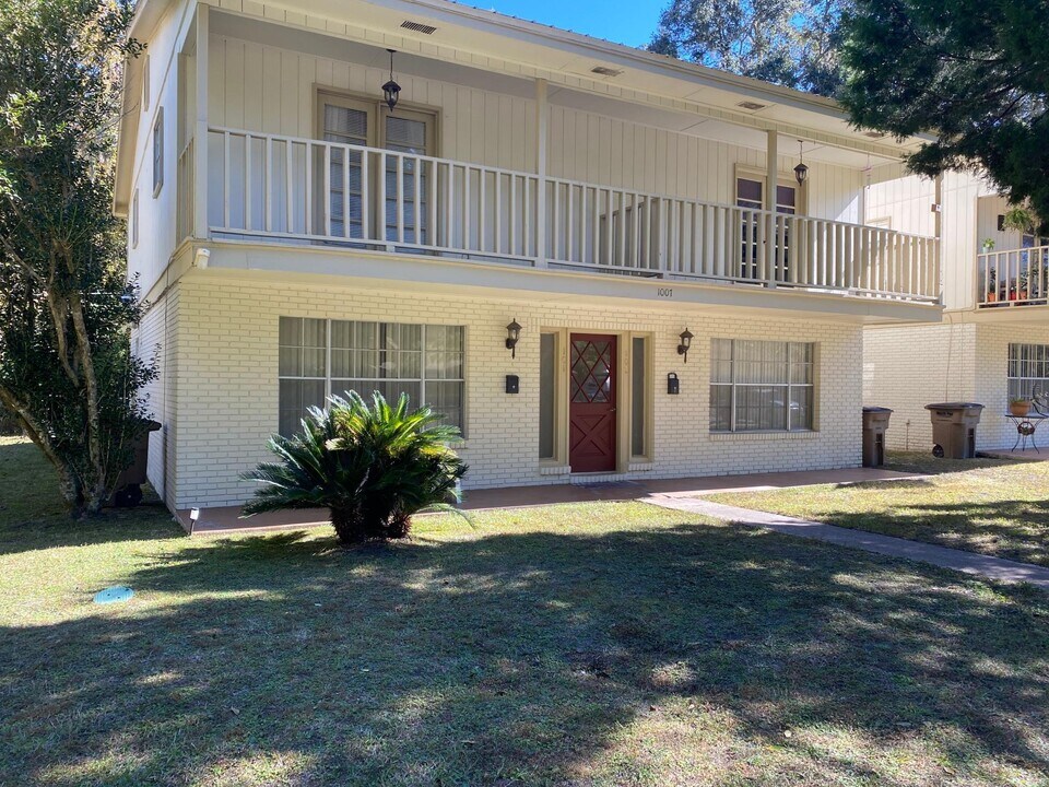 1015-101 SW McFarlane Ave in Lake City, FL - Foto de edificio