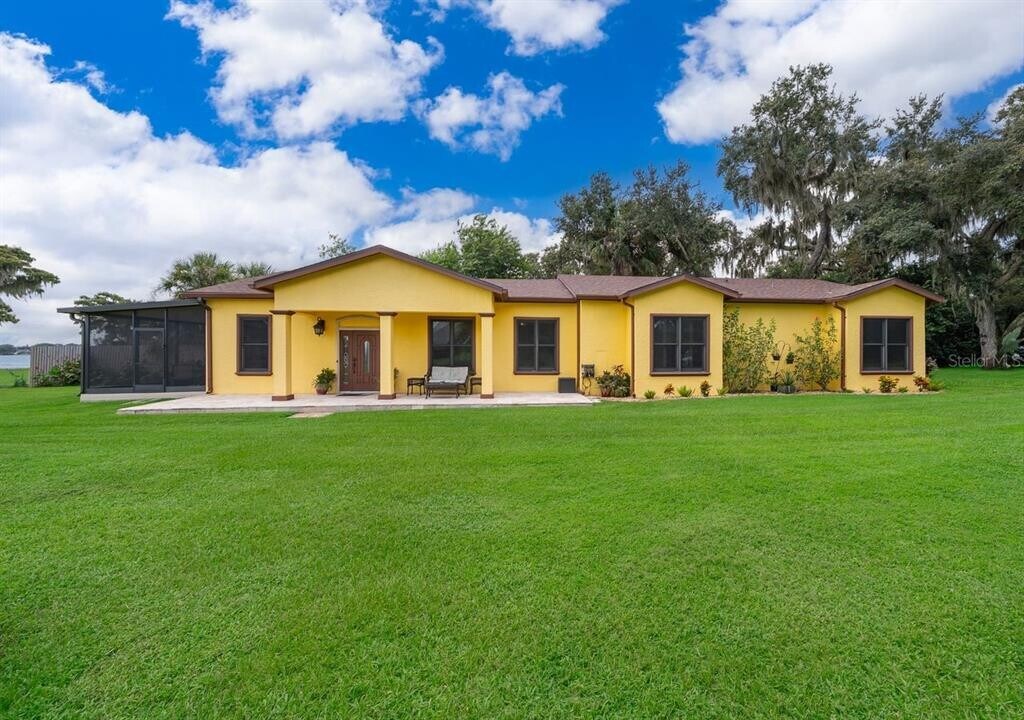 2339 Neptune Rd in Kissimmee, FL - Foto de edificio