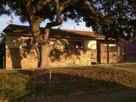 535 Sawtelle Ave in San Diego, CA - Building Photo