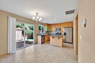19221 25th Dr SE in Bothell, WA - Building Photo - Building Photo