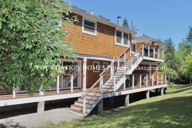 property at 11 Sir Francis Drake Blvd