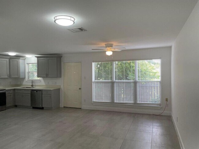 12404 Urban Dale Ct photo'