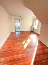 8 Quint Ave in Boston, MA - Building Photo - Building Photo