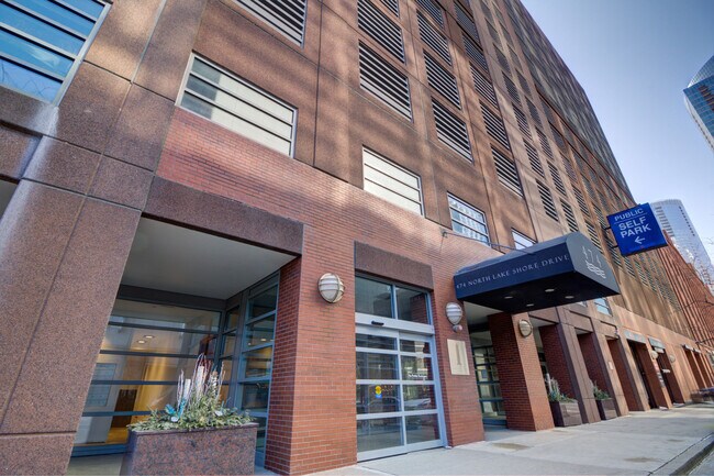 474 N Lake Shore Dr in Chicago, IL - Building Photo - Building Photo