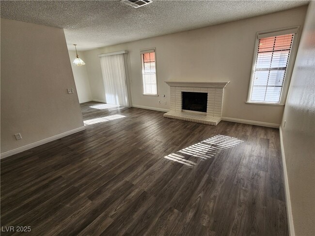 6627 W Tropicana Ave in Las Vegas, NV - Building Photo - Building Photo