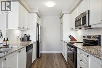 138 Daylily Ln in Kitchener, ON - Building Photo - Building Photo