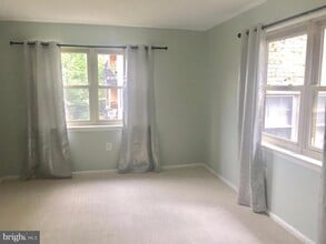 401 N Beauregard St, Unit Mayflower II in Alexandria, VA - Building Photo - Building Photo