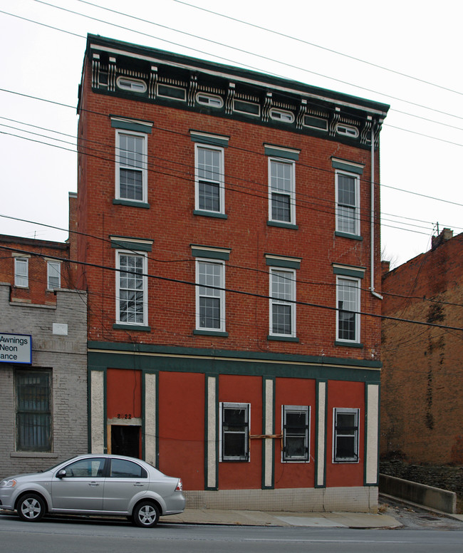 2022 Vine St in Cincinnati, OH - Building Photo - Building Photo