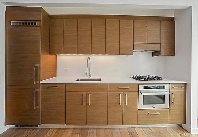 325 Lexington Ave in New York, NY - Building Photo - Building Photo