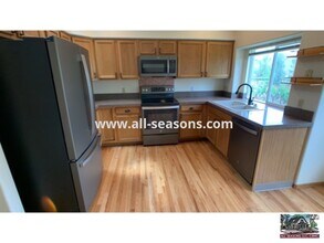 1334 Canoe Creek Dr N in Colorado Springs, CO - Building Photo - Building Photo