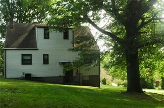 249 Cirbus Ln in Monroeville, PA - Building Photo - Building Photo