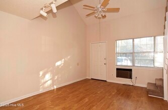 4105 Spirea Dr in Wilmington, NC - Building Photo - Building Photo
